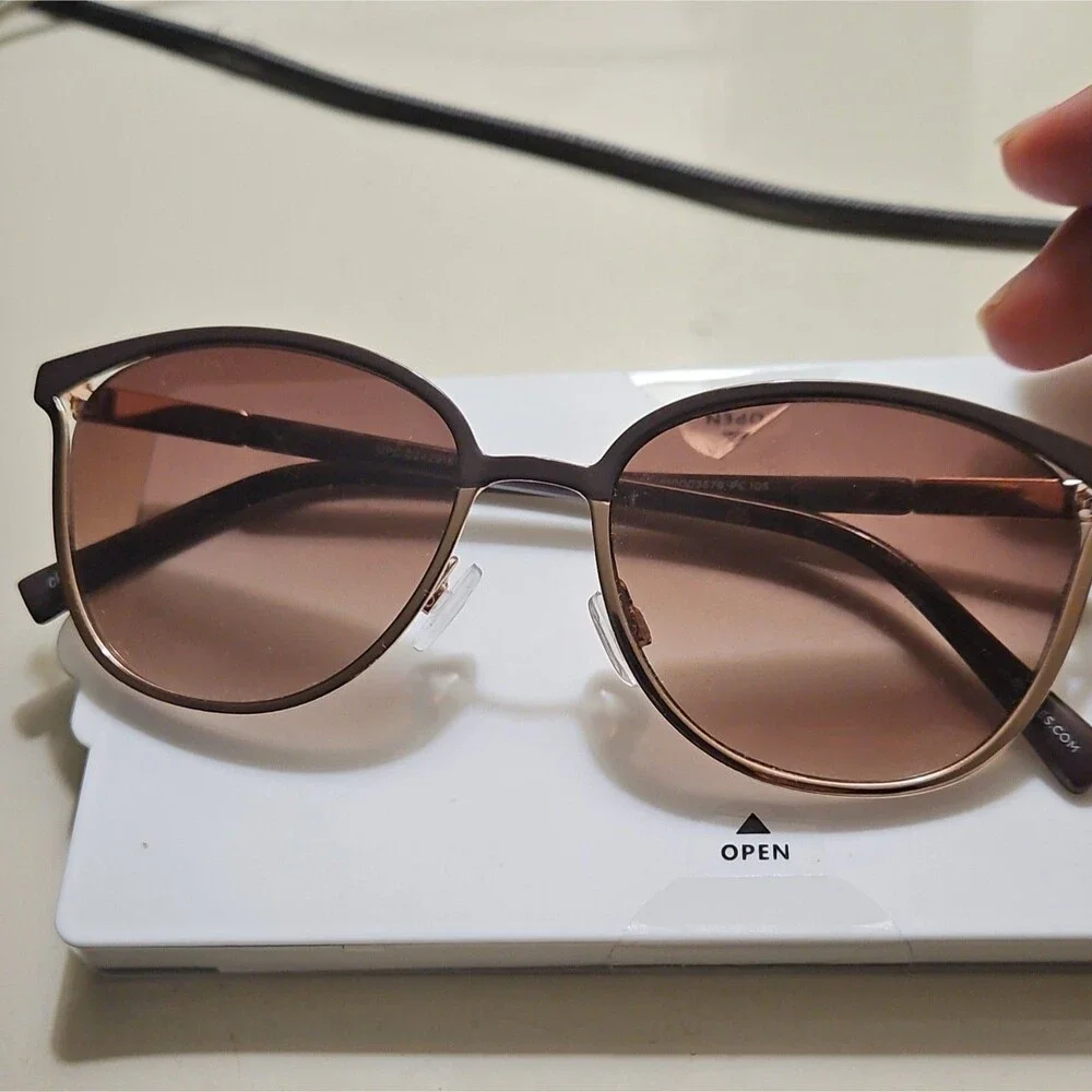 Piranha Eyewear Gafas de Sol de Moda Beverly Rose Gold con Lente Morado Ahumado